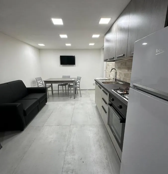 Charly Home-1